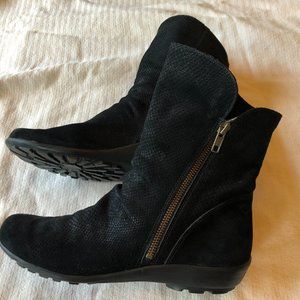 Walking Cradles Black Suede Fold-down Wedge Heeled  Bootie - Sz 9.5